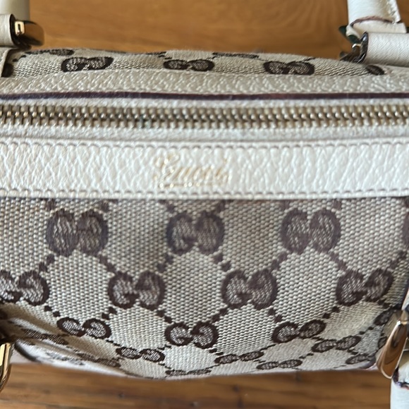 Authentic cream and brown Gucci Monogram Boston Bag. - Picture 2 of 6
